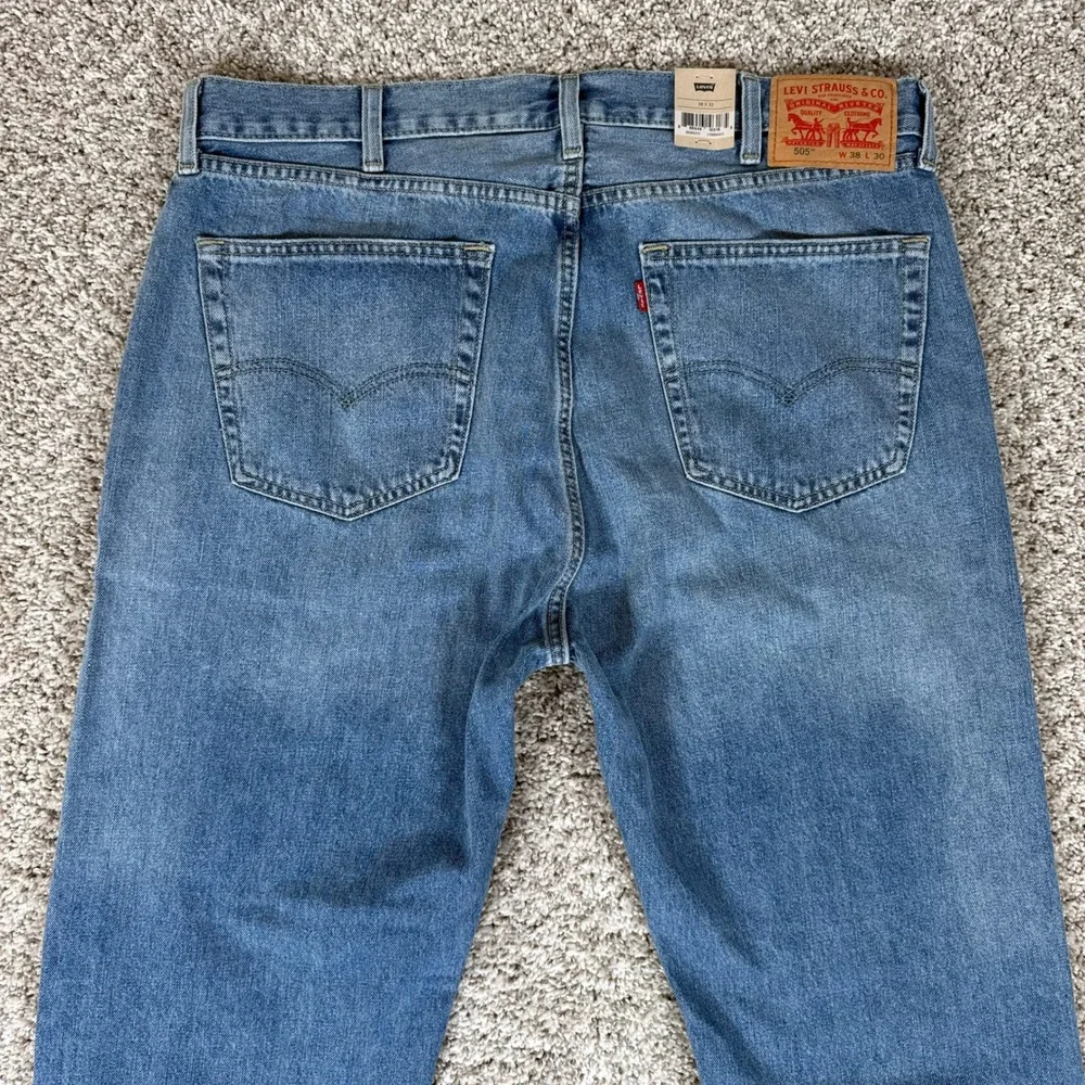 Levis‎ 505 Regular Fit Jeans Mens 38x30 Blue Medium Wash Straight Leg Denim